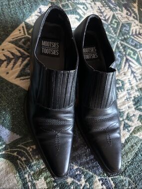 Mootsies Tootsies Black Leather Slip-On Dress Oxfords